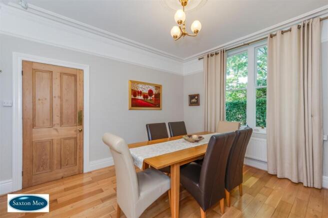 5 bed Semi-Detached for sale Image 8