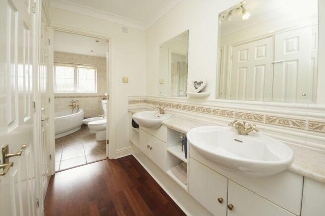 Master En-Suite