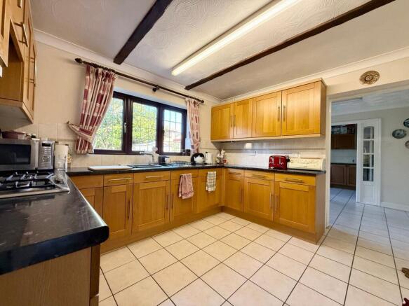 Statham Close, Luton, LU3 photo 4