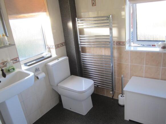FAMILY BATHROOM