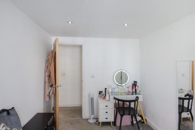 2 bed Flat for sale Image 11