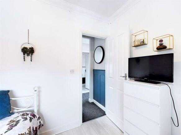 3 bed Semi-Detached to rent Image 10