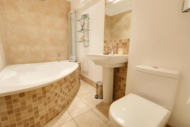 2 bed Apartment for sale Image 7