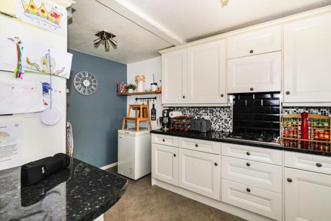3 bed Semi-Detached for sale Image 7