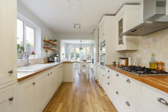 Weydon Hill Road, Farnham, GU9 photo 3