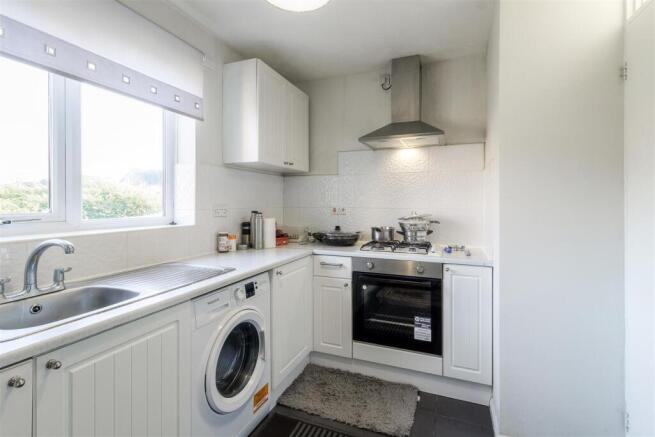 Britannia Gardens Kitchen2.jpg