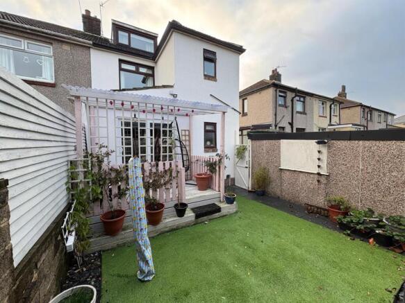 Westminster Drive, Clayton, Bradford photo 4