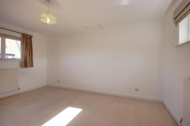 3 bed Semi-Detached for sale Image 12