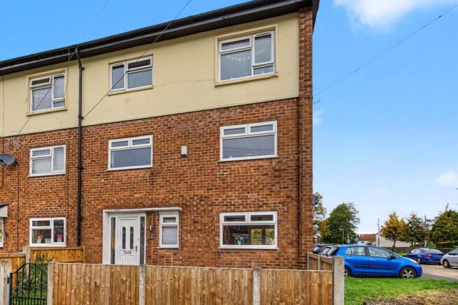 3-bed flat on Bordley Walk, Manchester, Greater Manchester, M23 0AR, £225,000