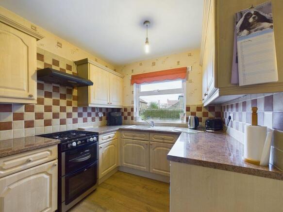 4 bed Semi-Detached for sale Image 4