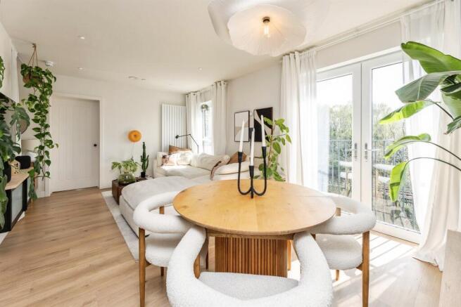 2 bed Apartment for sale Image 5