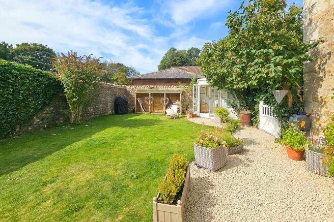 4 bed Semi-Detached for sale Image 6