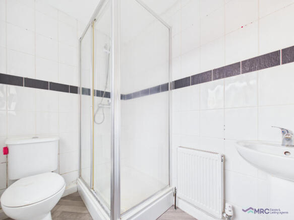 2 bed Terraced to rent Image 9