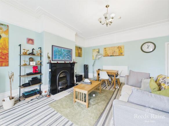 2 bed Apartment for sale Image 6