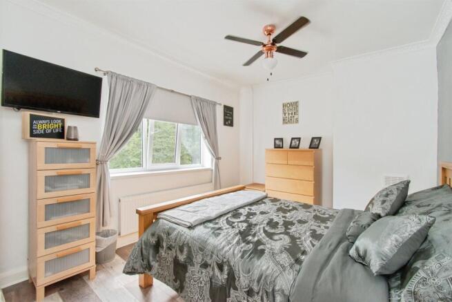 3 bed Semi-Detached for sale Image 11