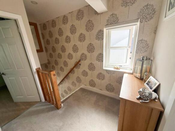2 bed Semi-Detached for sale Image 10