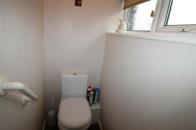 Ashley Road, 52 - Separate WC.JPG