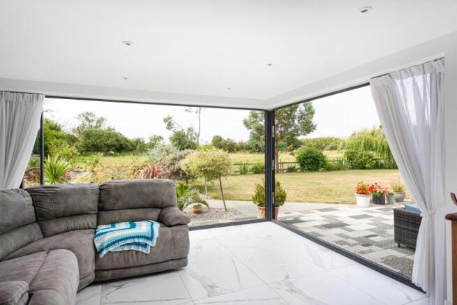 4 bed Detached for sale Image 8