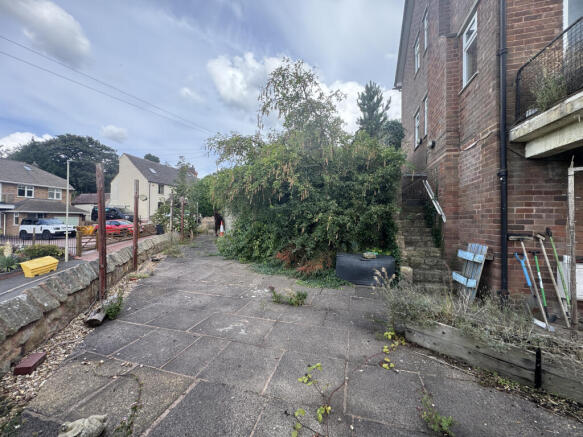 Side patio (pedestrian access to Modern Hill)