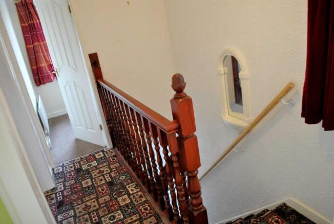 FIRST FLOOR LANDING