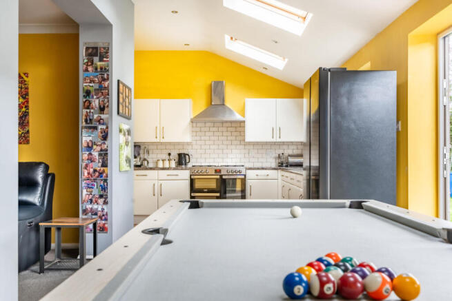 3 bed Semi-Detached for sale Image 5