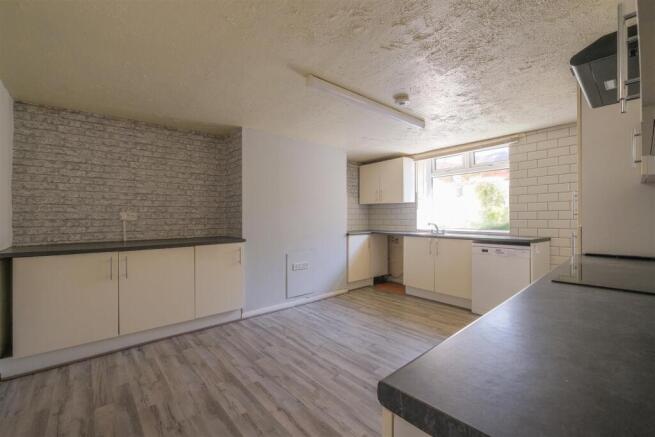 2 bed Terraced for sale Image 5