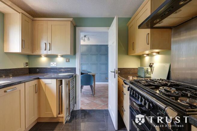 3 bed Detached for sale Image 8