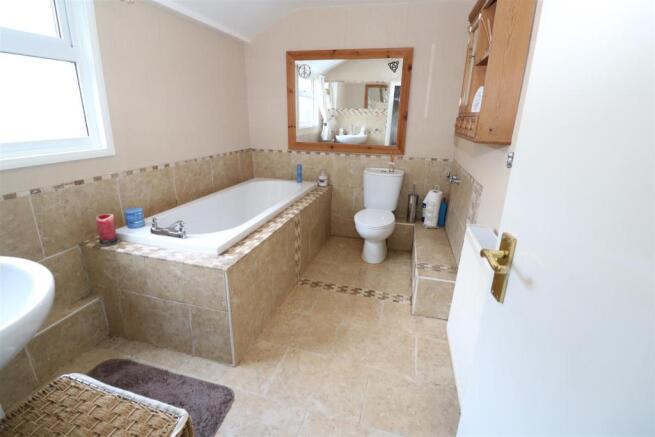 Bathroom / WC