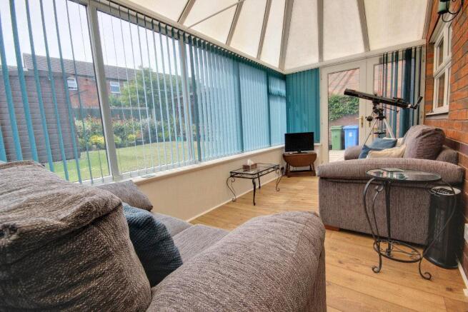 4 bed Detached for sale Image 8