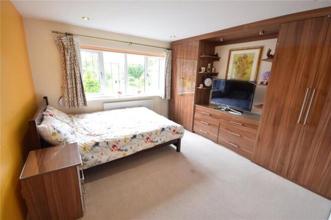 4 bed Detached to rent Image 7