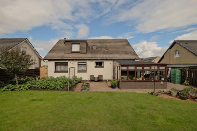 70 Belstane Rd, Carluke ML8 4BG-13.jpg