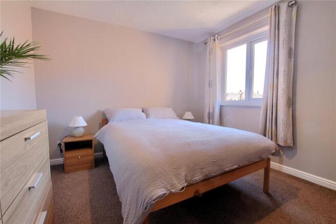 2 bed Flat to rent Image 6