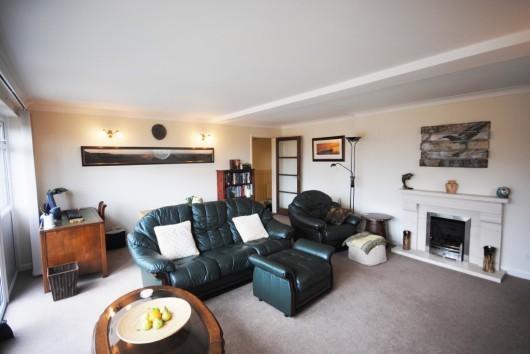 Lounge Pic 2
