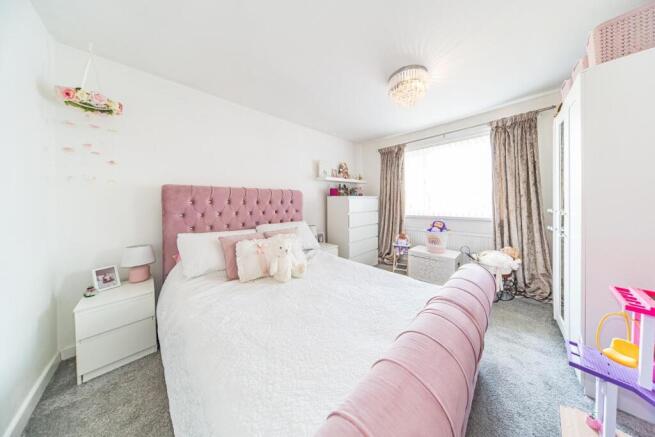 37 Deepdale Drive bedroom 3.jpg