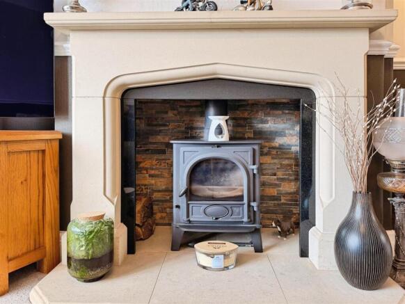 3 bed Semi-Detached for sale Image 7