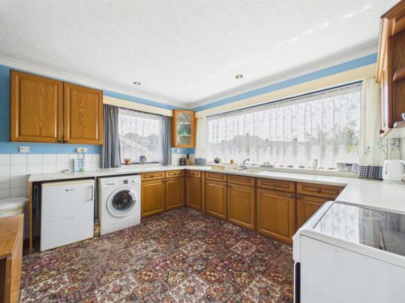 2 bed Detached Bungalow for sale Image 5