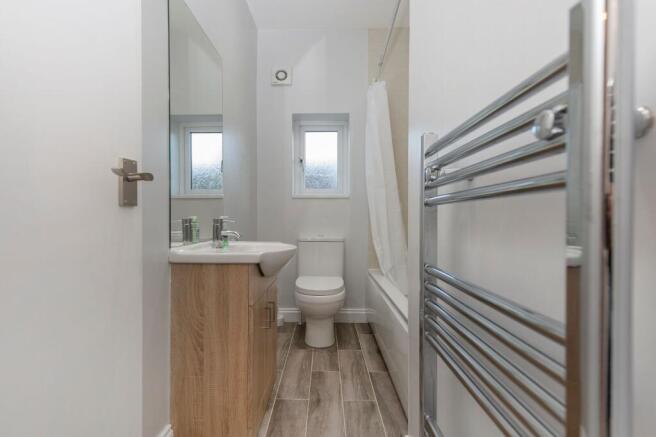 2 bed Terraced to rent Image 10
