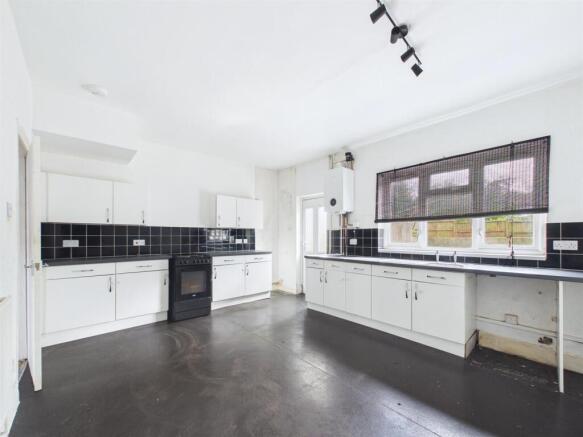 Three Bedroom Victorian Terraced - 3.jpg