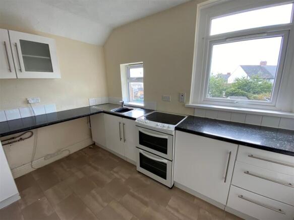 181 Barry Road FF - kitchen.jpg