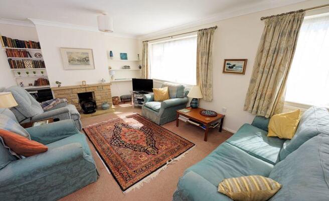 Spacious living room