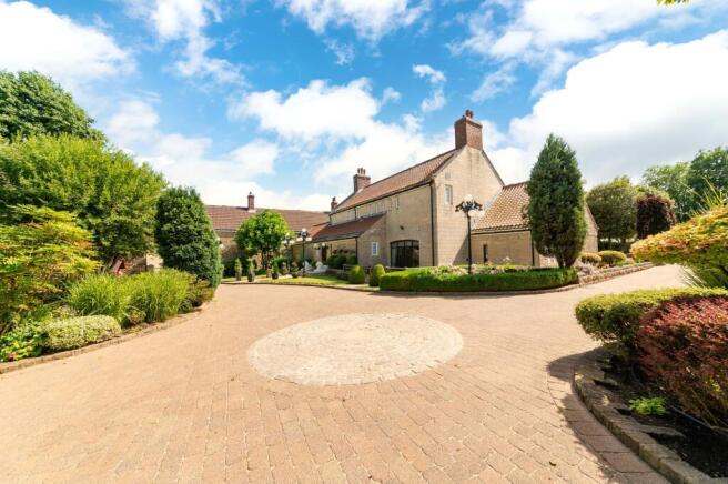 HICKLETON HOUSE