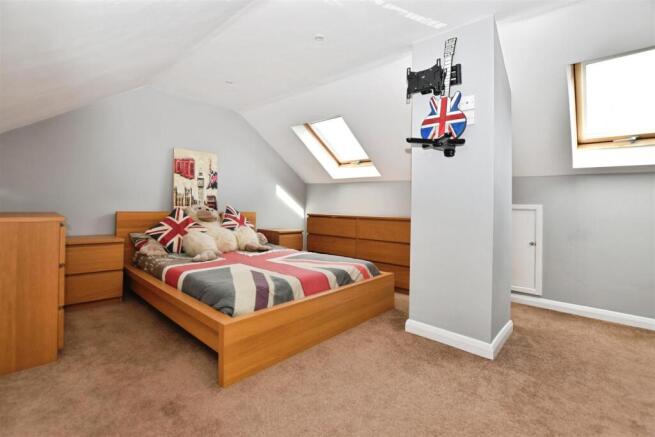 3 bed Semi-Detached for sale Image 9