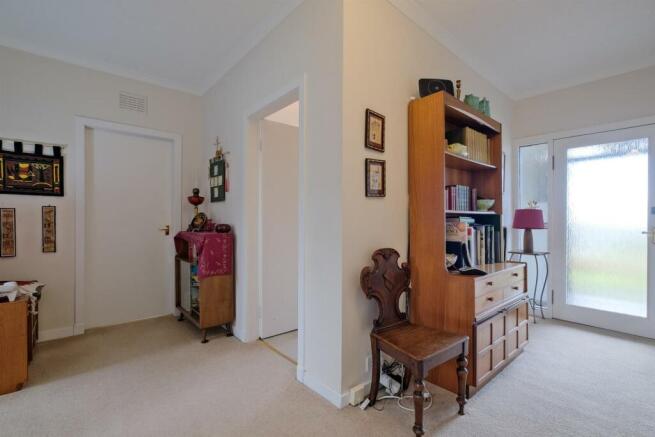 70 Belstane Rd, Carluke ML8 4BG-19.jpg