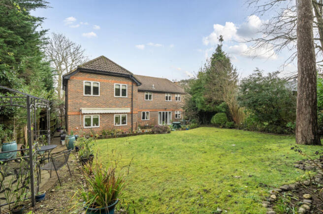 1404353-23-697b77...