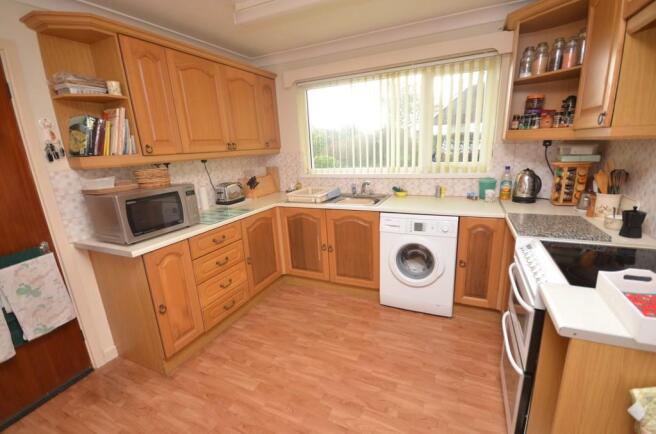Kitchen/Breakfast...