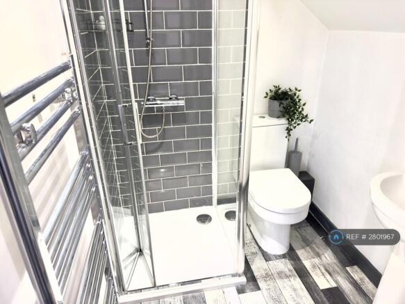 Room 4 Ensuite Kitchenette