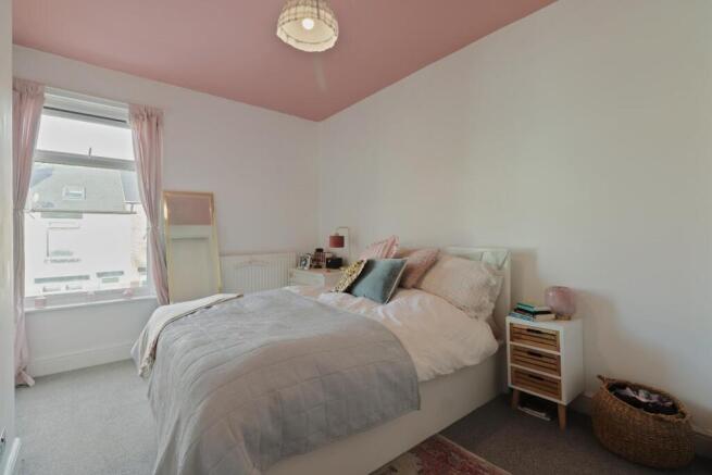 2 bed House for sale Image 6