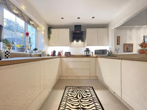 Carlton Close 10 - Kitchen Two.jpg