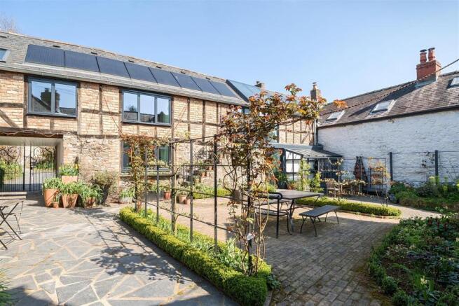 French courtyard - Barn - EXT.jpg