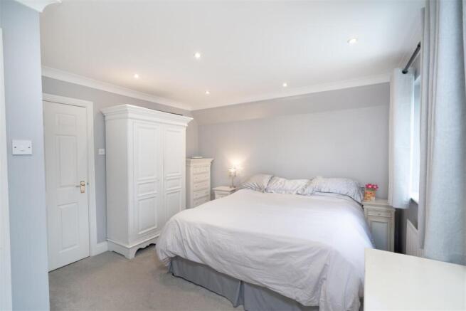 3 bed Terraced for sale Image 9